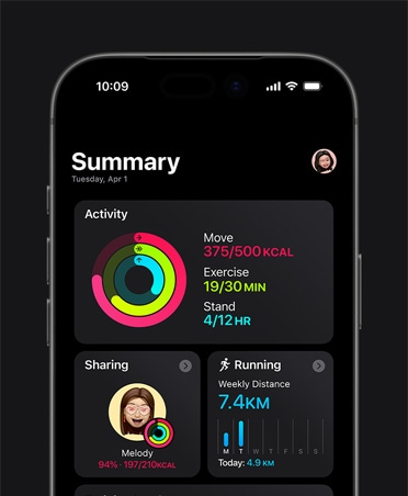 iPhone 17, Fitness summary, Activity rings, Move, Exercise, and Stand metrics, actvity sharing with friends, weekly Running stats