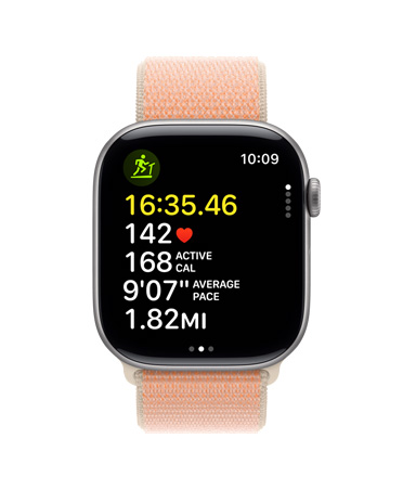 Apple Watch Series 11, Emas, dengan aplikasi Olahraga di layar yang menampilkan metrik berlari termasuk waktu, detak jantung, kalori aktif, laju rerata, dan jarak