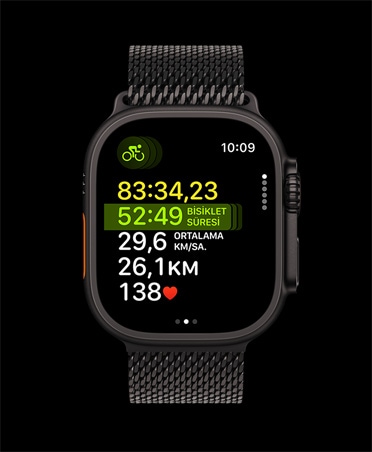 Apple Watch Ultra 3, siyah renk, titanyum kasa, Çoklu Spor antrenmanı, kordon, siyah Milanese Loop