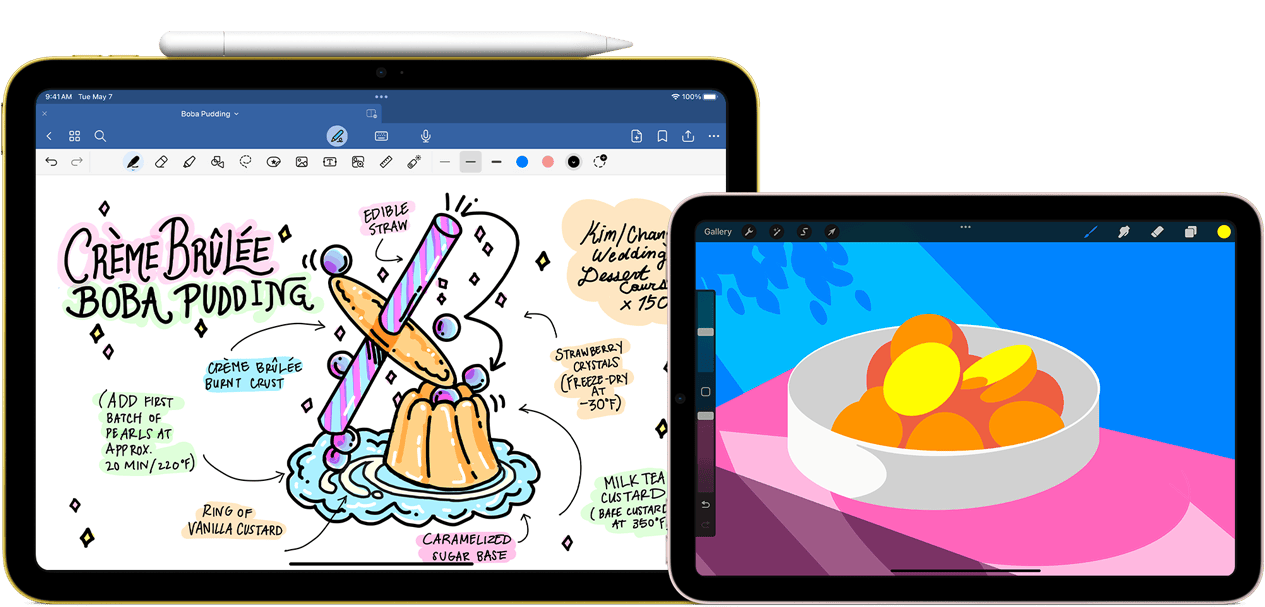 Balra egy tizedik generációs iPad látszik fekvő tájolásban, a kijelzőjén jegyzetek és egy rajz, az iPad tetejére pedig egy USB-C-s Apple Pencil van csatlakoztatva. Jobbra egy iPad mini látszik fekvő tájolásban, a kijelzőjén egy színes, ProCreate-tel készített rajz.