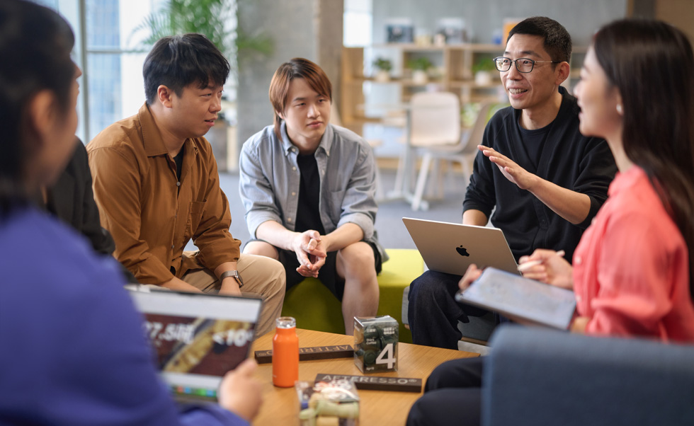 เทคโนโลยีของ Apple ได้รับความไว้วางใจจากทีมงานทุกฝ่ายของ Saturnbird